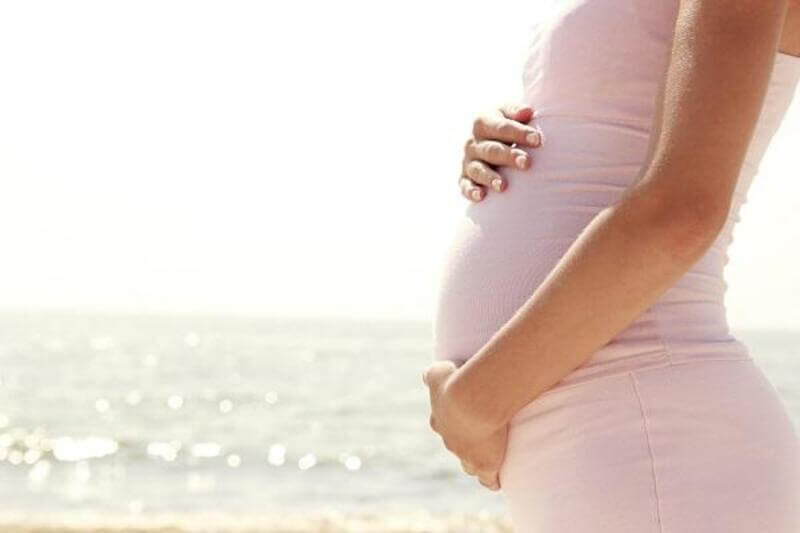 Người mang thai tử cung sẽ dần lớn lên gây chèn ép tĩnh mạch ở chân